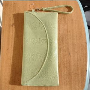 New Without Tags, Clutch, Wristlet, Green, Alligator Print